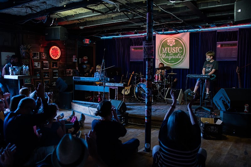 Music on Magnolia - Photo 2