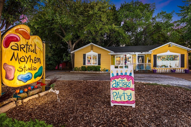 Artful Mayhem Studio - Photo 3