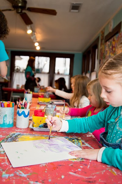 Artful Mayhem Studio - Photo 4