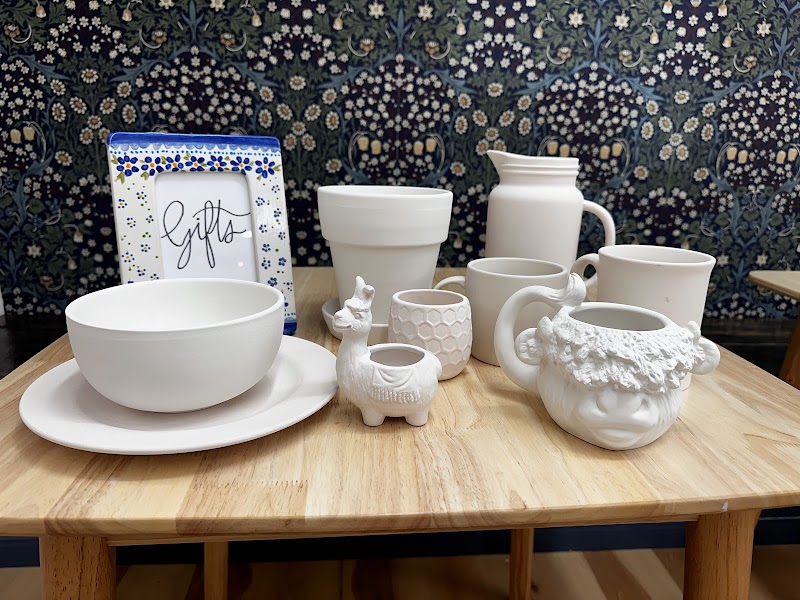 The Painted Potter Studio - Photo 3