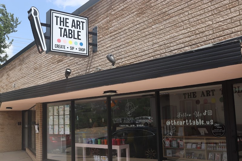 The Art Table - Photo 4